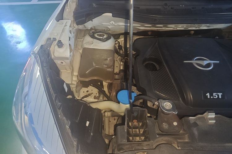 Used Haima Fumei MPV 2017 6-Seater Version 1.5T Automatic – Comfortable & Smooth Trim Engine Bay Right