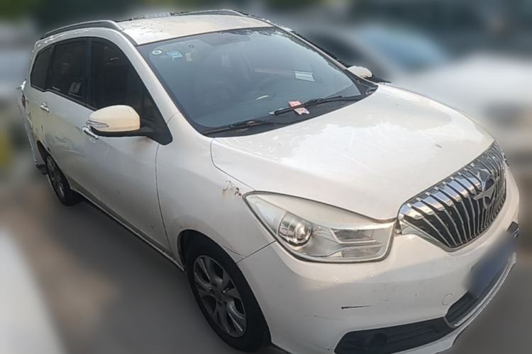 Used Haima Fumei MPV 2017 7-Seater Version 1.5T Automatic Value-Added Edition Front Right 45 Deg