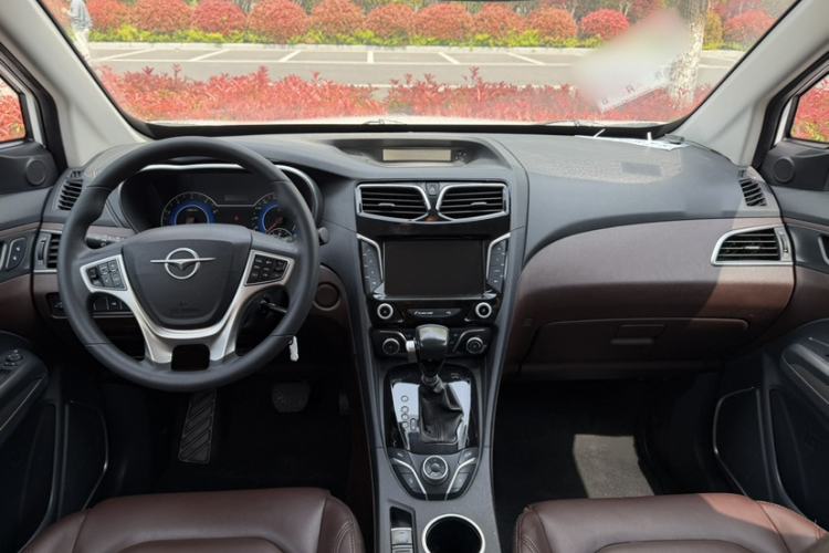 Used Haima Fumei MPV 2017 7-Seater Version 1.5T Automatic – Comfort & Enjoyment Trim Interior 1