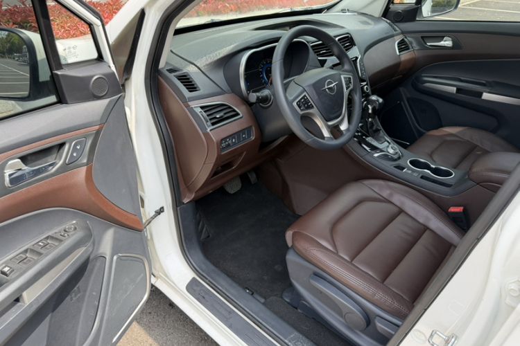 Used Haima Fumei MPV 2017 7-Seater Version 1.5T Automatic – Comfort & Enjoyment Trim Interior 3