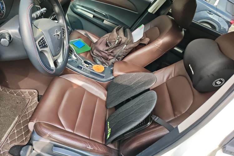 Used Haima Fumei MPV 2017 7-Seater Version 1.5T Automatic – Comfort & Enjoyment Trim Left Front Seat