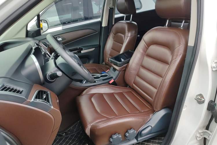 Used Haima Fumei MPV 2017 7-Seater Version 1.5T Automatic Value-Added Edition Left Front Seat