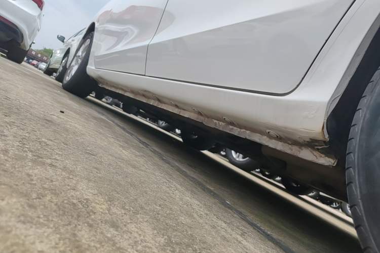 Used Haima Fumei MPV 2017 7-Seater Version 1.5T Automatic Value-Added Edition Left Side Sill