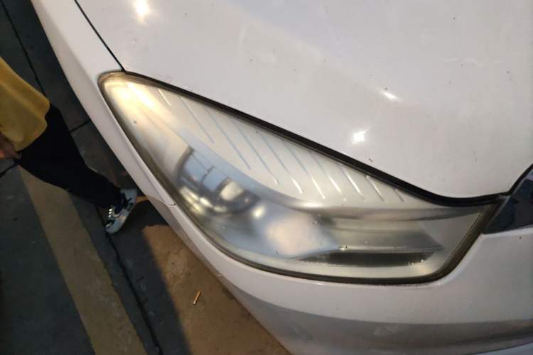 Used Haima Fumei MPV 2017 7-Seater Version 1.5T Automatic Value-Added Edition Right Front Headlight
