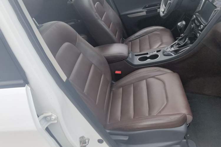 Used Haima Fumei MPV 2017 6-Seater Version 1.5T Automatic – Comfortable & Smooth Trim Right Front Seat