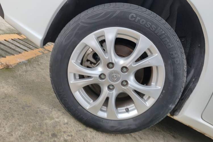 Used Haima Fumei MPV 2017 7-Seater Version 1.5T Automatic Value-Added Edition Right Rear Wheel Hub