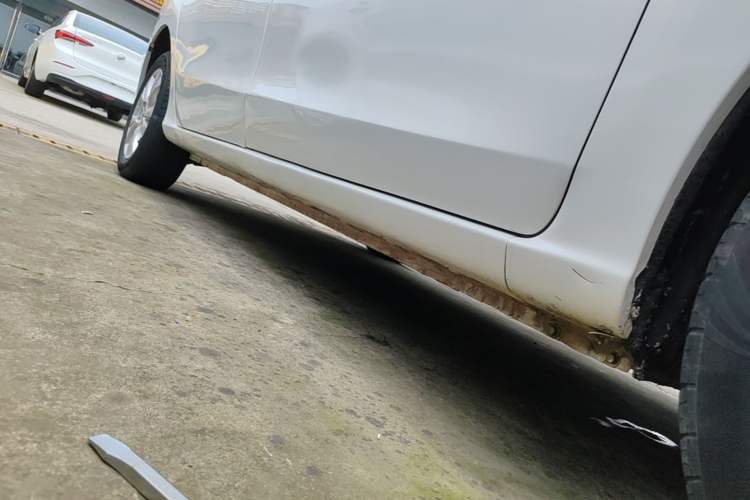 Used Haima Fumei MPV 2017 7-Seater Version 1.5T Automatic Value-Added Edition Right Side Sill