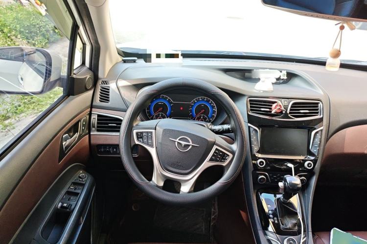 Used Haima Fumei MPV 2017 7-Seater Version 1.5T Automatic – Comfort & Enjoyment Trim Steering Wheel