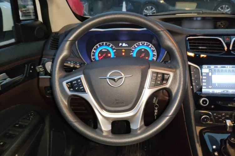 Used Haima Fumei MPV 2017 7-Seater Version 1.5T Automatic Value-Added Edition Steering Wheel