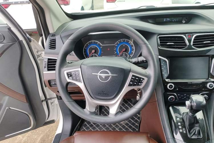 Used Haima Fumei MPV 2017 7-Seater Version 1.5T Automatic Value-Added Edition Steering Wheel