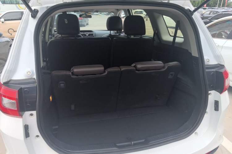 Used Haima Fumei MPV 2017 6-Seater Version 1.5T Automatic – Comfortable & Smooth Trim Trunk