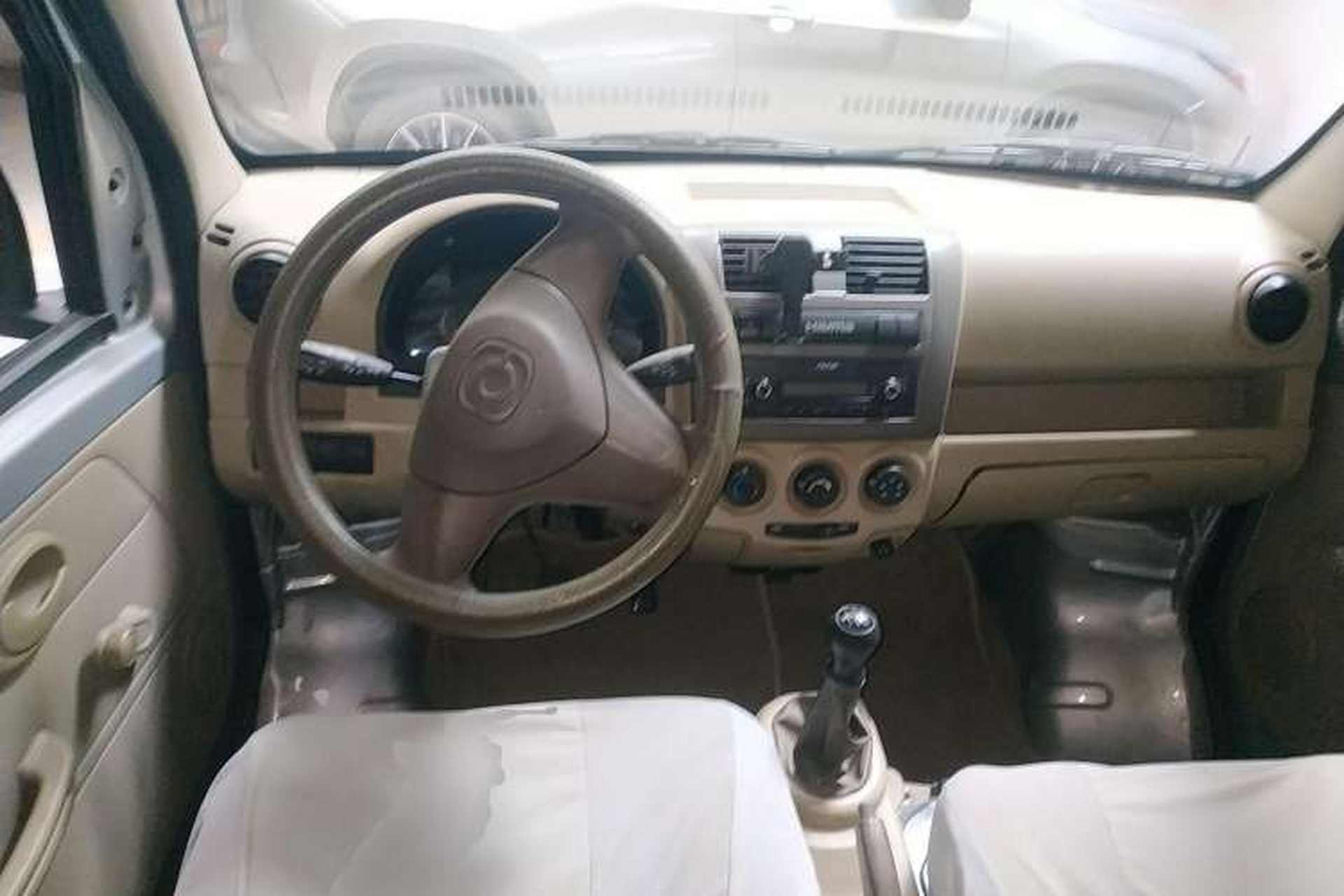 Used Haima Fushida Hongda 2012 1.2L Xinhongda Standard Edition Center Console