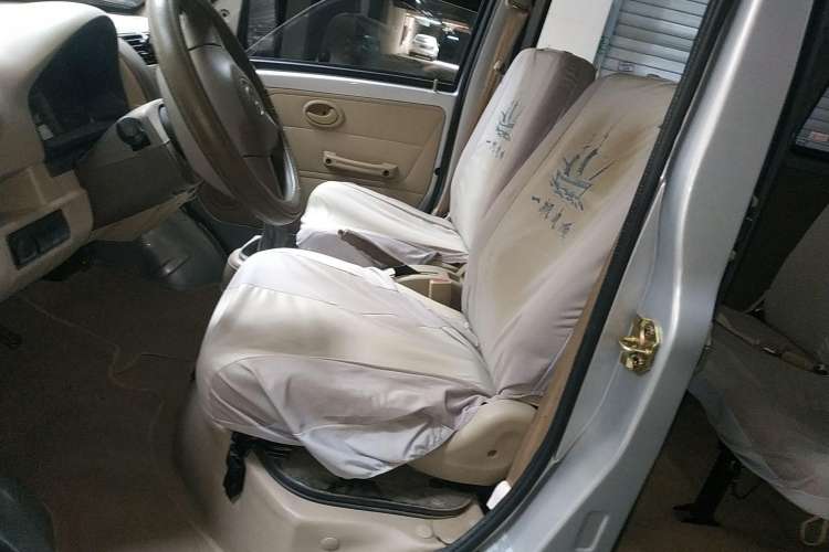Used Haima Fushida Hongda 2012 1.2L Xinhongda Standard Edition Left Front Seat