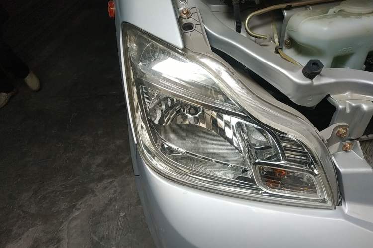 Used Haima Fushida Hongda 2012 1.2L Xinhongda Standard Edition Right Front Headlight