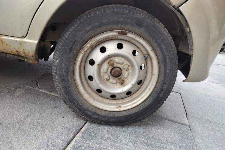 Used Haima Fushida Hongda 2012 1.0L Xin Hongda Utility Version Right Front Wheel Hub