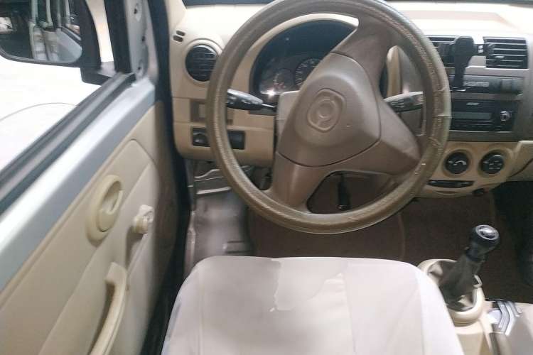 Used Haima Fushida Hongda 2012 1.2L Xinhongda Standard Edition Steering Wheel