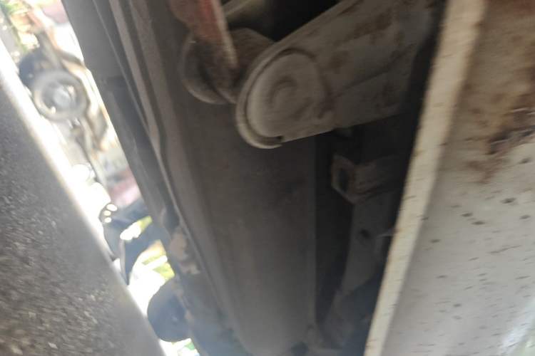 Used Haima Fushida Hongda 2012 1.0L Xin Hongda Utility Version Chassis Rear Right