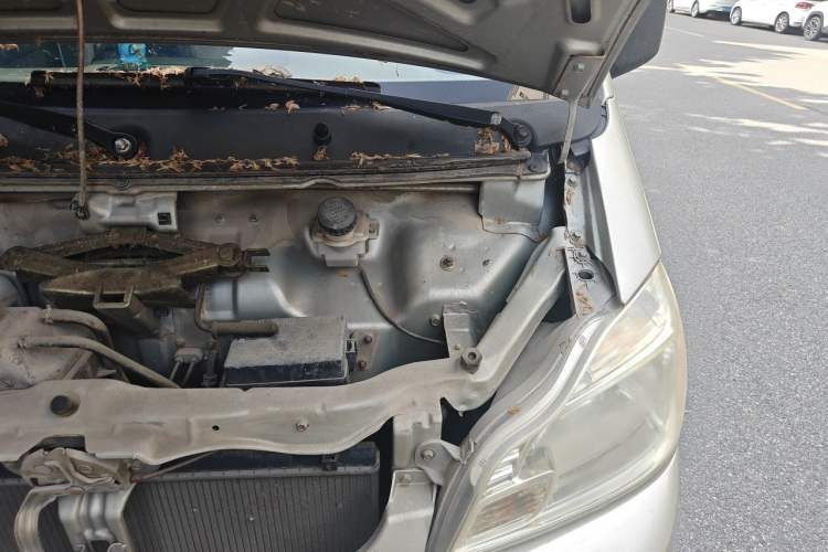Used Haima Fushida Hongda 2012 1.0L Xin Hongda Utility Version Engine Bay Left