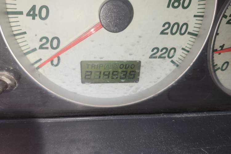 Used Haima Haifuxing 2004 1.6L GLX Odometer Close Up
