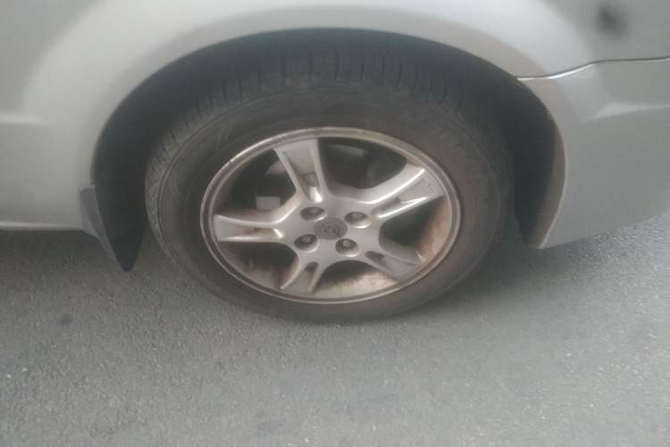 Used Haima Haifuxing 2007 1.6L Manual Comfort GLX Right Front Wheel Hub
