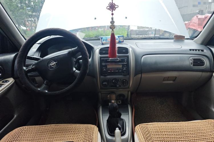 Used Haima Haifuxing 2009 1.6L Manual Standard GL Center Console