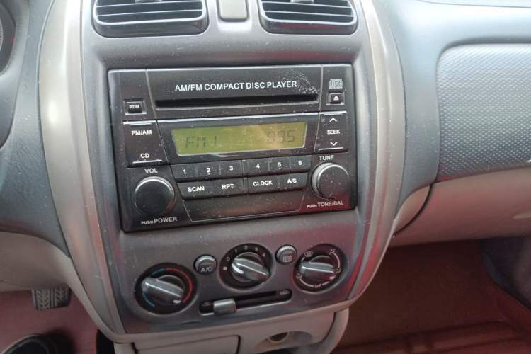 Used Haima Haifuxing 2010 1.6L Manual Standard Edition Audio And AC Panel
