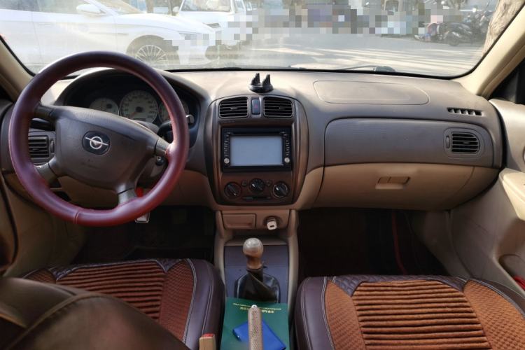Used Haima Haifuxing 2011 1.5L Manual Elite Edition Center Console