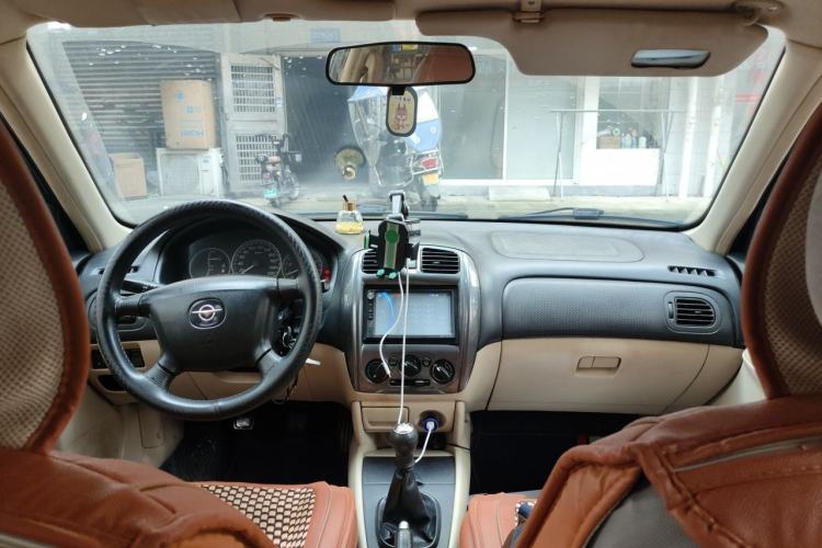 Used Haima Haifuxing 2011 1.5L Manual Elite Edition Center Console