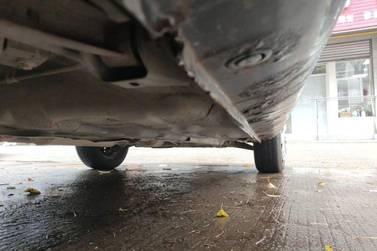 Used Haima Haifuxing 2011 1.5L Manual Elite Edition Chassis Rear Right