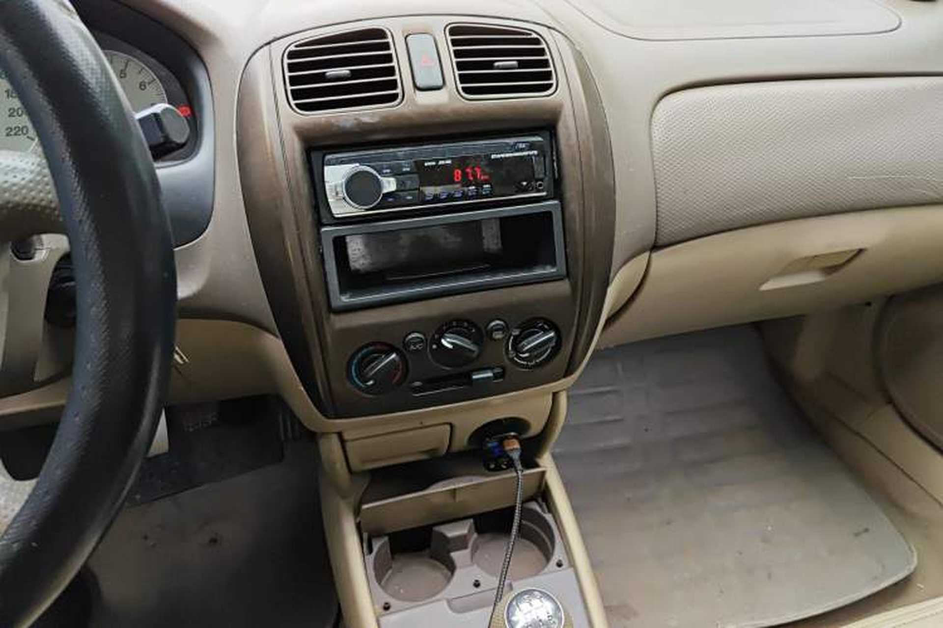 Used Haima Haifuxing 2011 1.5L Manual Elite Edition Audio And AC Panel