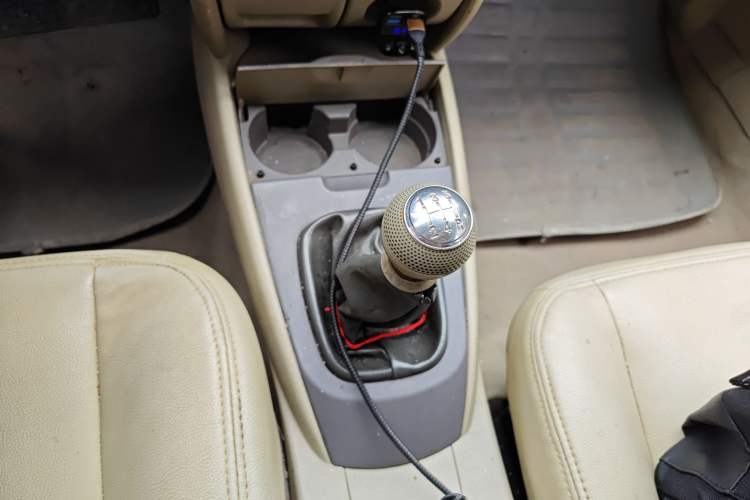 Used Haima Haifuxing 2011 1.5L Manual Elite Edition Gear Lever