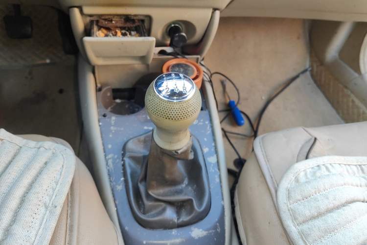 Used Haima Haifuxing 2011 1.5L Manual Luxury Version Gear Lever