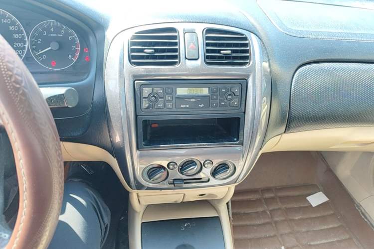 Used Haima Haifuxing 2012 1.5L Manual Elite Edition Audio And AC Panel