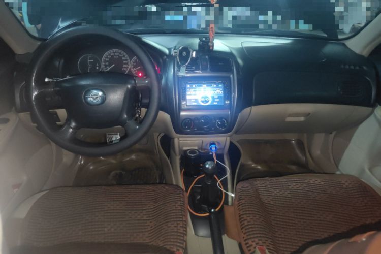Used Haima Haifuxing 2012 1.5L Manual Elite Edition Center Console