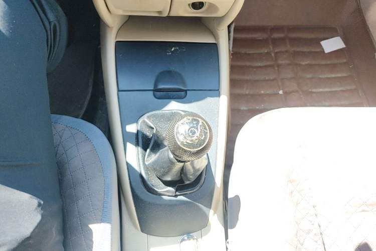 Used Haima Haifuxing 2012 1.5L Manual Elite Edition Gear Lever