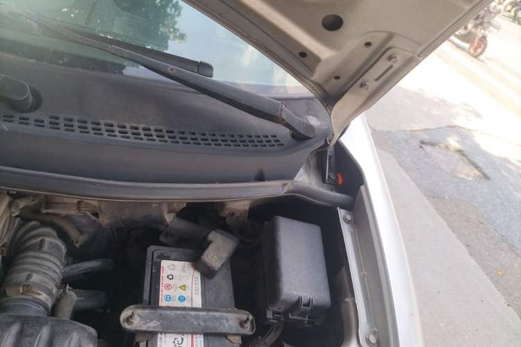 Used Haima Prince 2011 1.0L Economy Version Engine Bay Left
