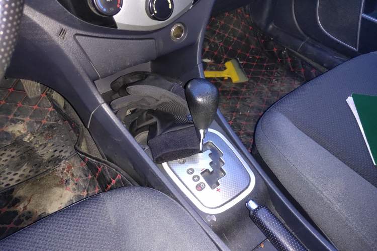 Used Haima Huan Dong 2009 1.6L CVT Comfort Edition Gear Lever