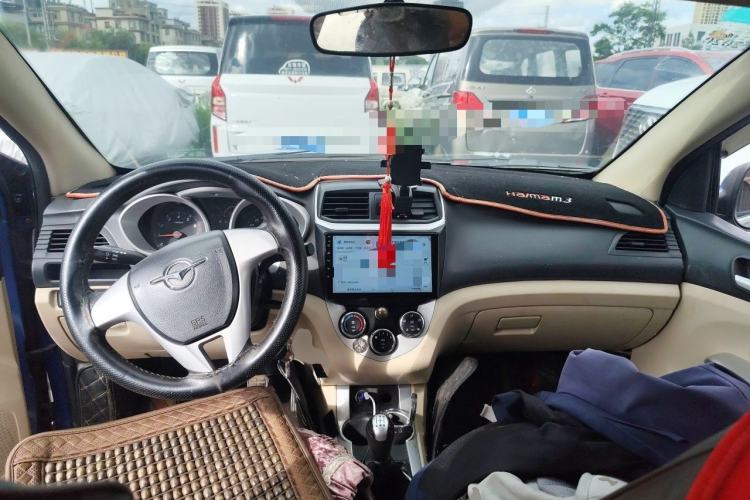 Used Haima M3 2013 1.5L Manual Base Version Center Console