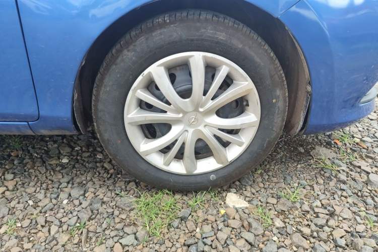 Used Haima M3 2013 1.5L Manual Base Version Right Front Wheel Hub