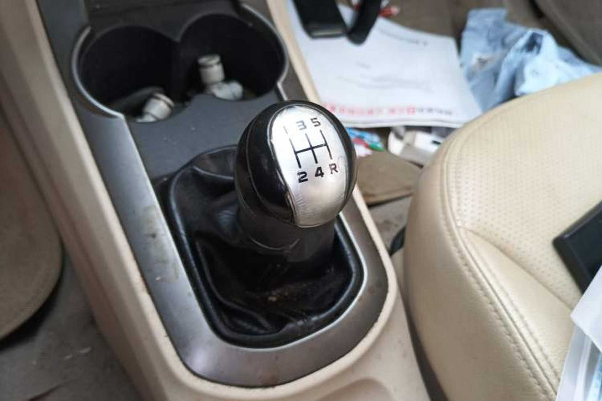Used Haima M3 2013 1.5L Manual Flagship Edition Gear Lever