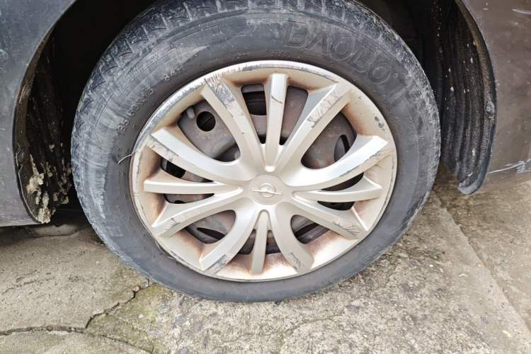 Used Haima M3 2013 1.5L Manual Base Version Right Front Wheel Hub