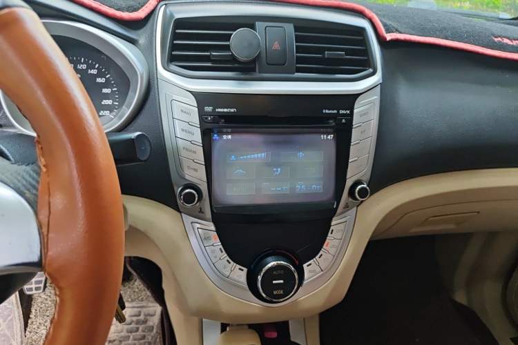 Used Haima M3 2013 1.5L Manual Luxury Model Audio And AC Panel