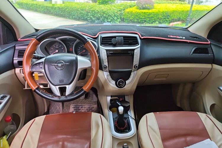 Used Haima M3 2013 1.5L Manual Luxury Model Center Console