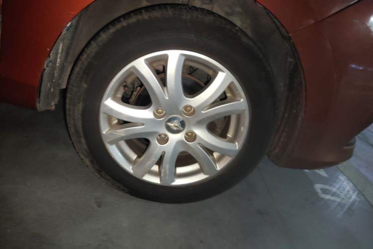 Used Haima M3 2013 1.5L Manual Elite Model Right Front Wheel Hub
