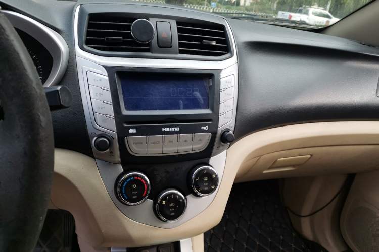 Used Haima M3 2013 1.5L Manual Elite Model Audio And AC Panel
