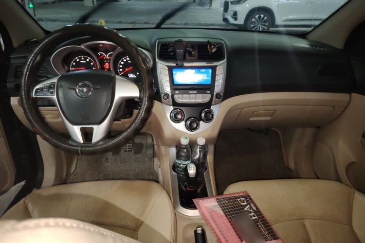 Used Haima M3 2013 1.5L Manual Elite Model Center Console