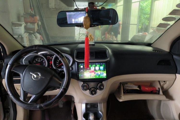 Used Haima M3 2013 1.5L Manual Base Version Center Console