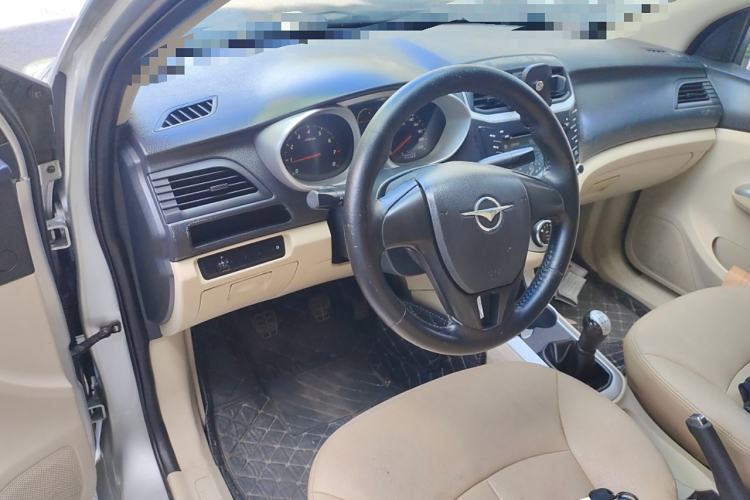 Used Haima M3 2013 1.5L Manual Standard Model Center Console