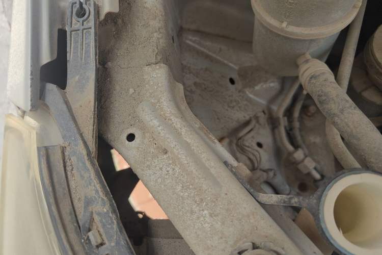 Used Haima M3 2013 1.5L Manual Standard Model Engine Bay Right
