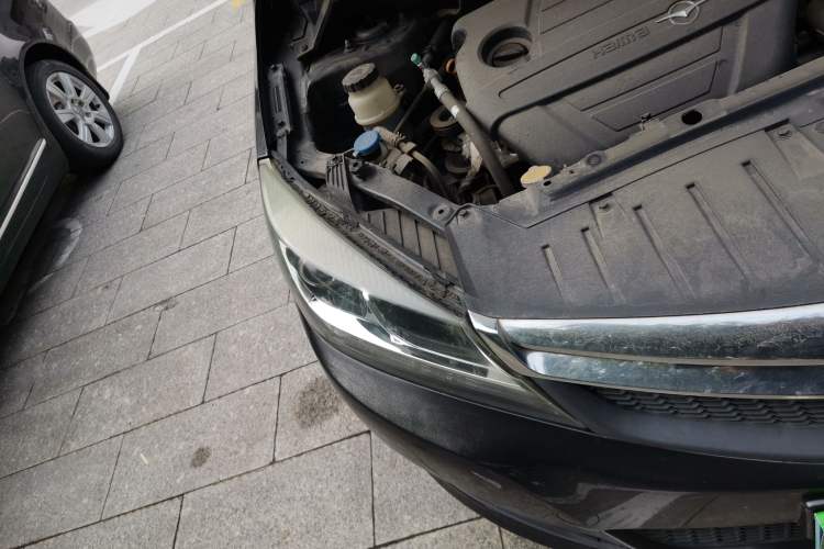 Used Haima M3 2013 1.5L Manual Elite Model Right Front Headlight